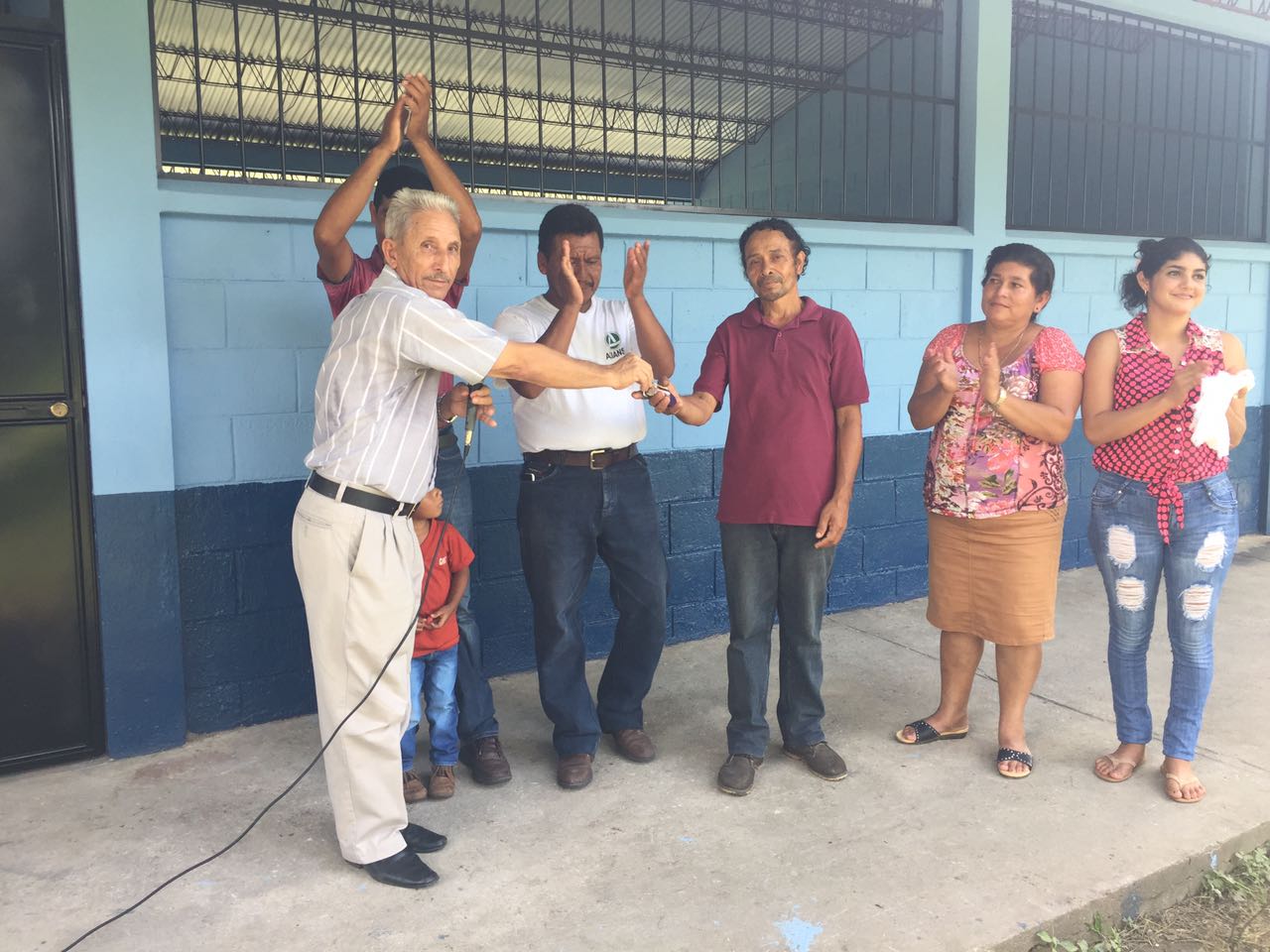 INAUGURACIÓN DE ESCUELA CASERÍO SANTA CRUZ