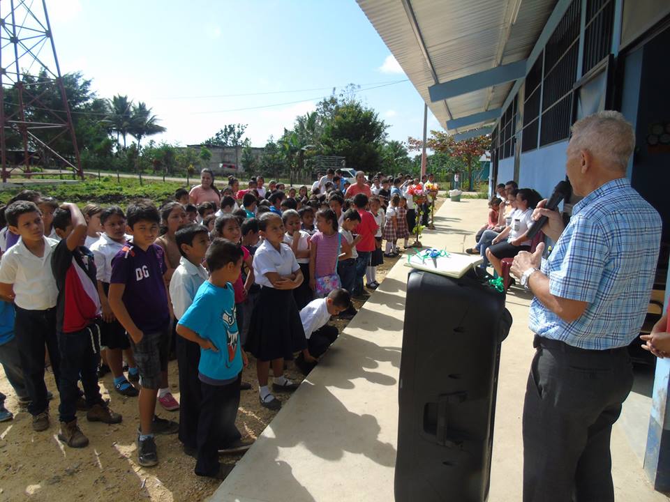 Entrega del Proyecto Ampliación de Escuela Primaria Barrio San José, El Chal, Petén.