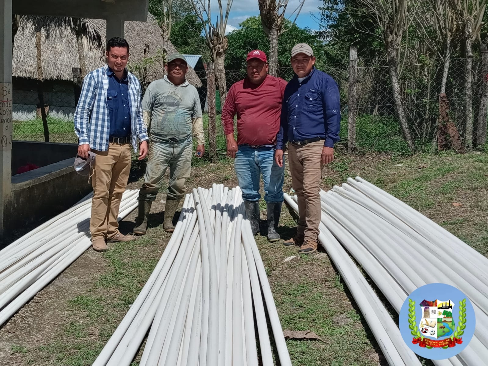 ENTREGA DE TUBERIA EN CASERÍO MOJARRAS DOS.