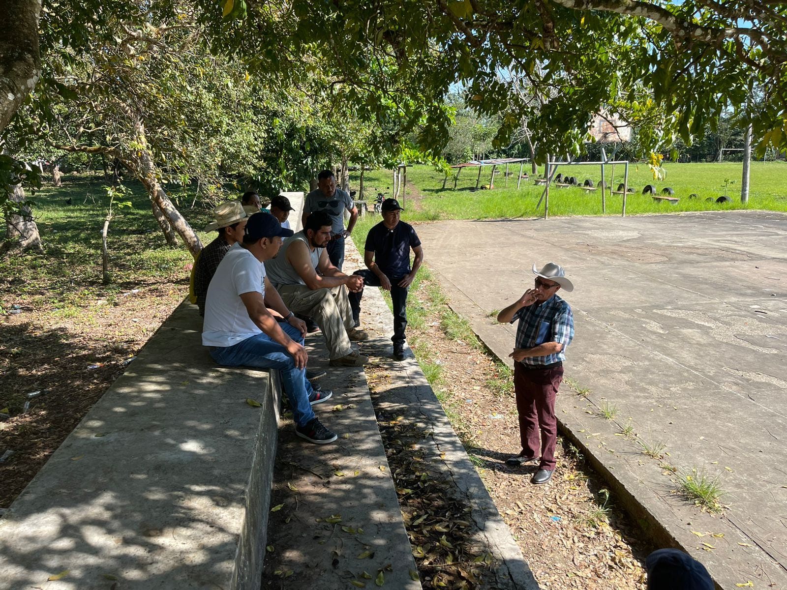 ALCALDE MUNICIPAL Y GOBERNADOR DEPARTAMENTAL REALIZAN GIRA DE TRABAJO EN LA REGIÓN NO. 1 DE NUESTRO MUNICIPIO DE EL CHAL.