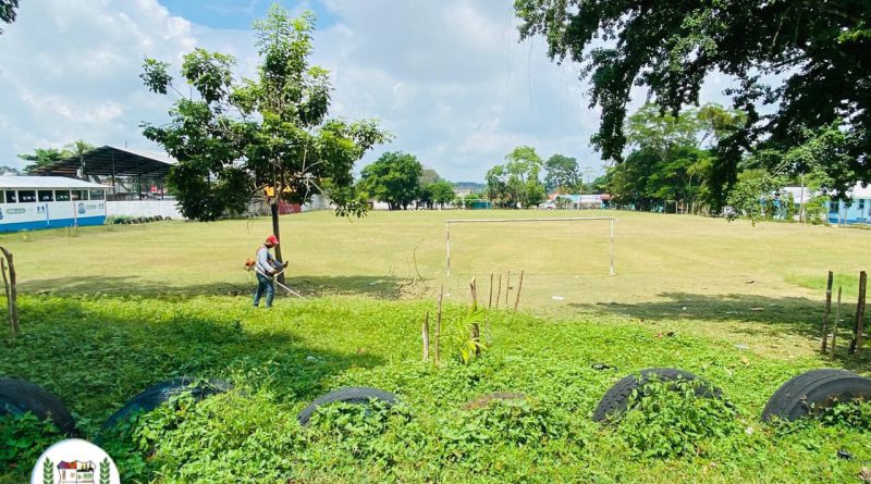 MANTENIMIENTO Y LIMPIEZA DEL CAMPO DE FÚTBOL EN EL BARRIO EL MILAGRO