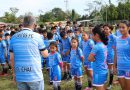 IMPULSO AL DEPORTE: ENTREGA DE UNIFORMES A ESCUELA DE FÚTBOL