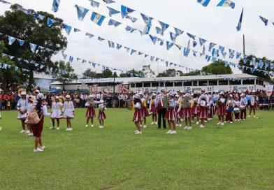 PRESENTACIÒN DE BANDAS ESCOLARES PRESENTACIÒN DE BANDAS ESCOLARES