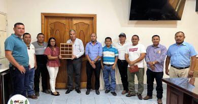 ENTREGA DE ARCHIVERO AL SEÑOR ALCALDE Y SU HONORABLE CONCEJO MUNICIPAL. ENTREGA DE ARCHIVERO AL SEÑOR ALCALDE Y SU HONORABLE CONCEJO MUNICIPAL.