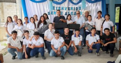 ENTREGA DE INSTRUMENTOS A LAS BANDAS ESCOLARES DEL CASERÍO SAN JUAN. ENTREGA DE INSTRUMENTOS A LAS BANDAS ESCOLARES DEL CASERÍO SAN JUAN.